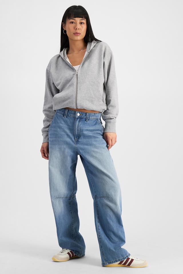 Nancy (She/Her) wears size S and is 170cm tall with 82cm chest and 64cm waist