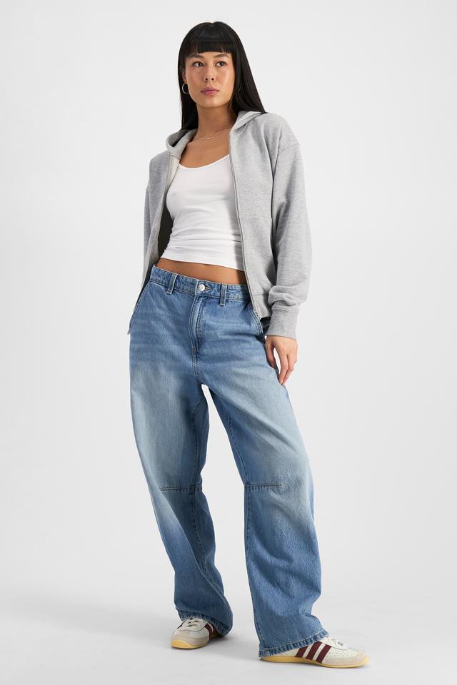 Nancy (She/Her) wears size S and is 170cm tall with 82cm chest and 64cm waist