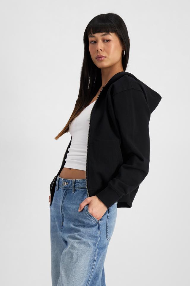 Nancy (She/Her) wears size S and is 170cm tall with 82cm chest and 64cm waist