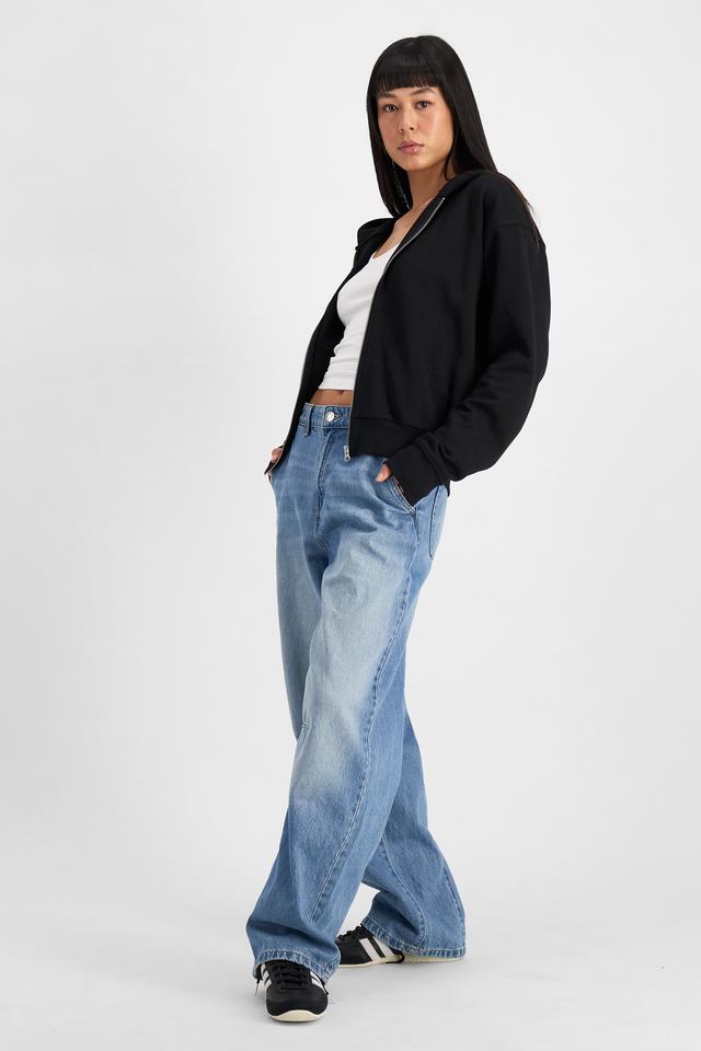 Nancy (She/Her) wears size S and is 170cm tall with 82cm chest and 64cm waist