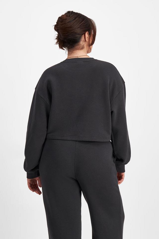 Bella (She/Her) Wears Size Large And Is 173cm Tall With 95cm Chest And 77cm Waist