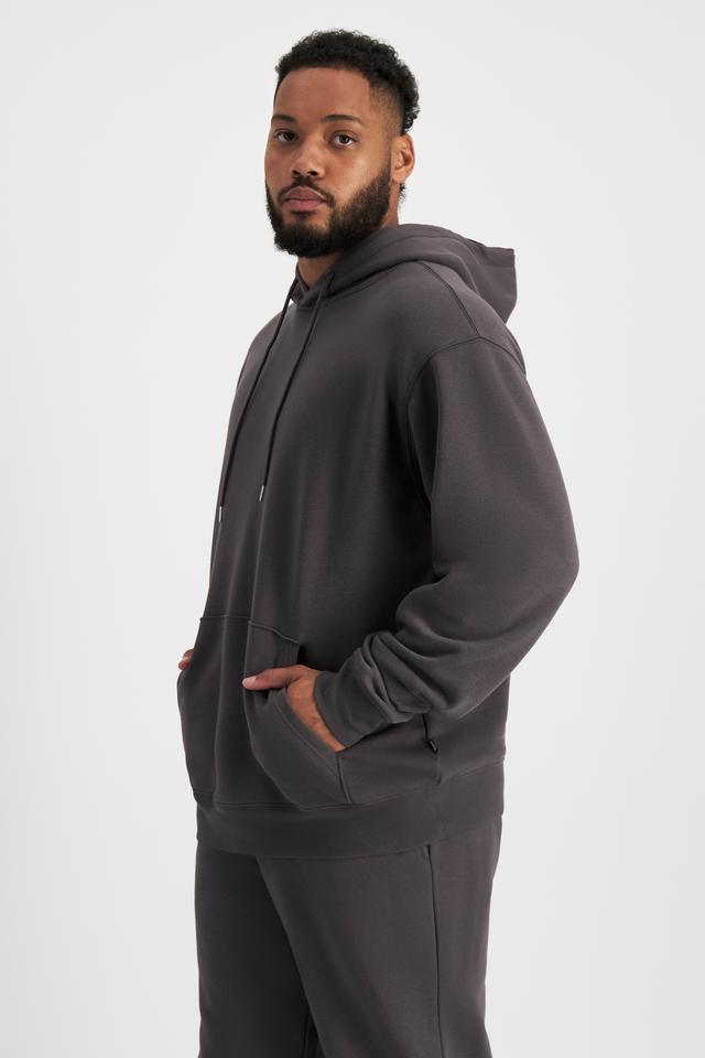 Jason (He/Him) wears size XL and is 194cm tall with 93cm chest and 113cm waist