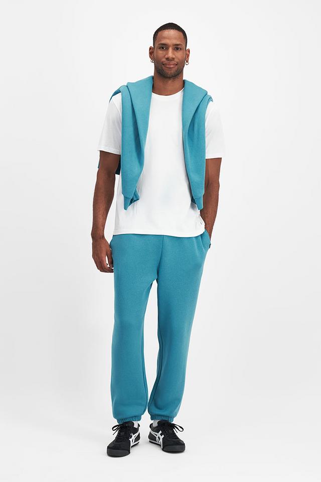 Romaric (He/Him) Wears Size Medium And Is 193cm Tall With 47cm Chest And 81cm Waist