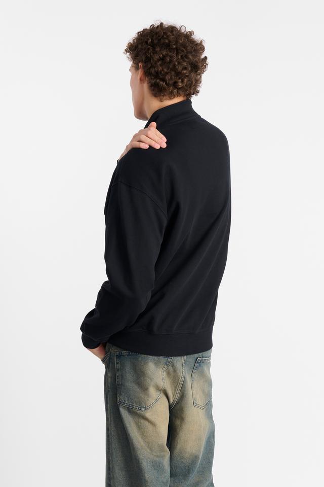 Kya (He/Him) wears size M and is 189cm tall with 99cm chest and 81cm waist