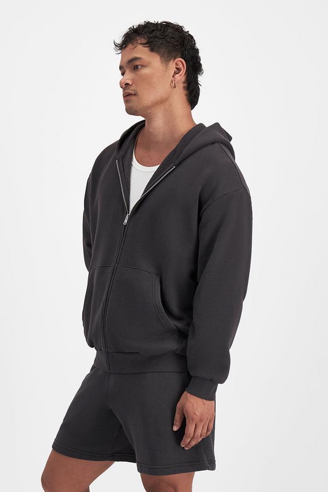 Carl-Michael (He/Him) wears size Medium and is 186cm tall with 97cm chest and 83cm waist