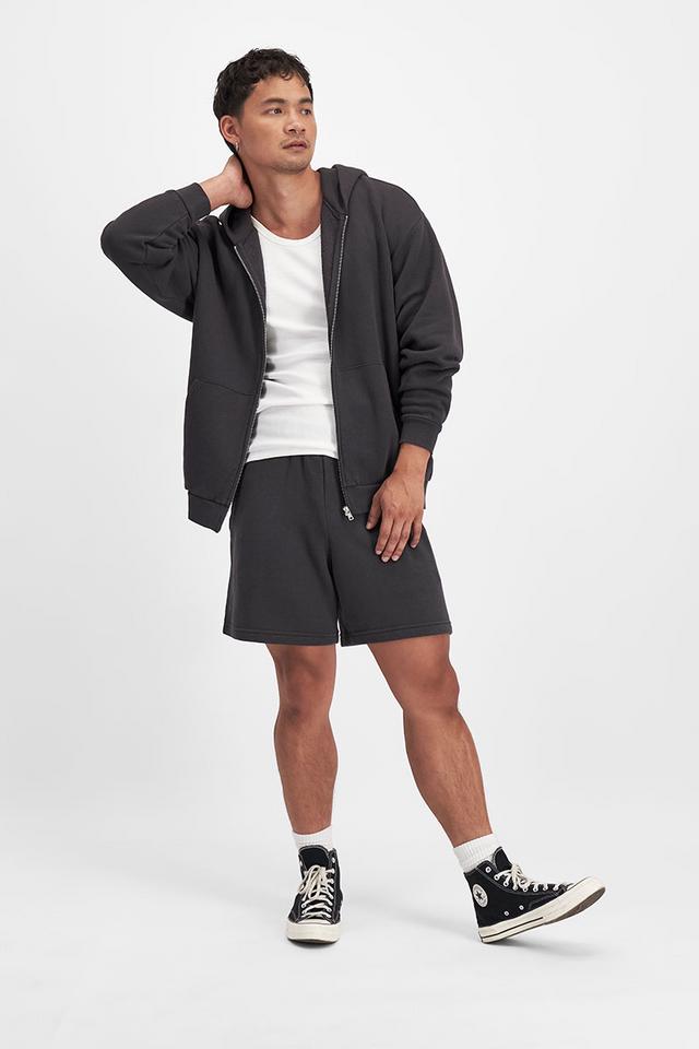 Carl-Michael (He/Him) wears size Medium and is 186cm tall with 97cm chest and 83cm waist