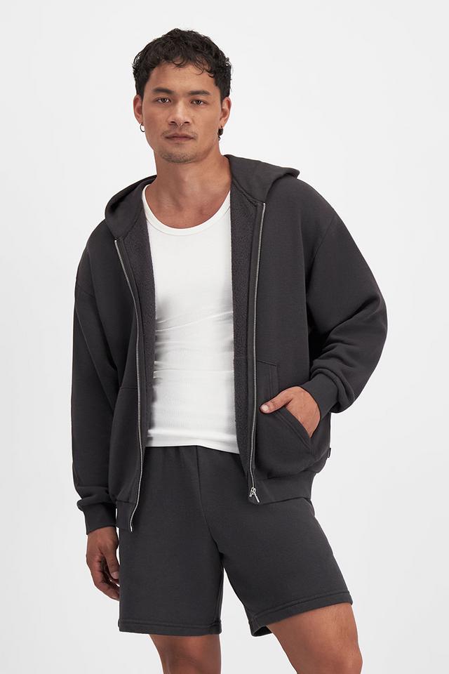 Carl-Michael (He/Him) wears size Medium and is 186cm tall with 97cm chest and 83cm waist