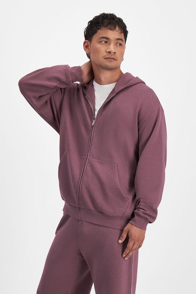 Carl-Michael (He/Him) wears size Medium and is 186cm tall with 97cm chest and 83cm waist