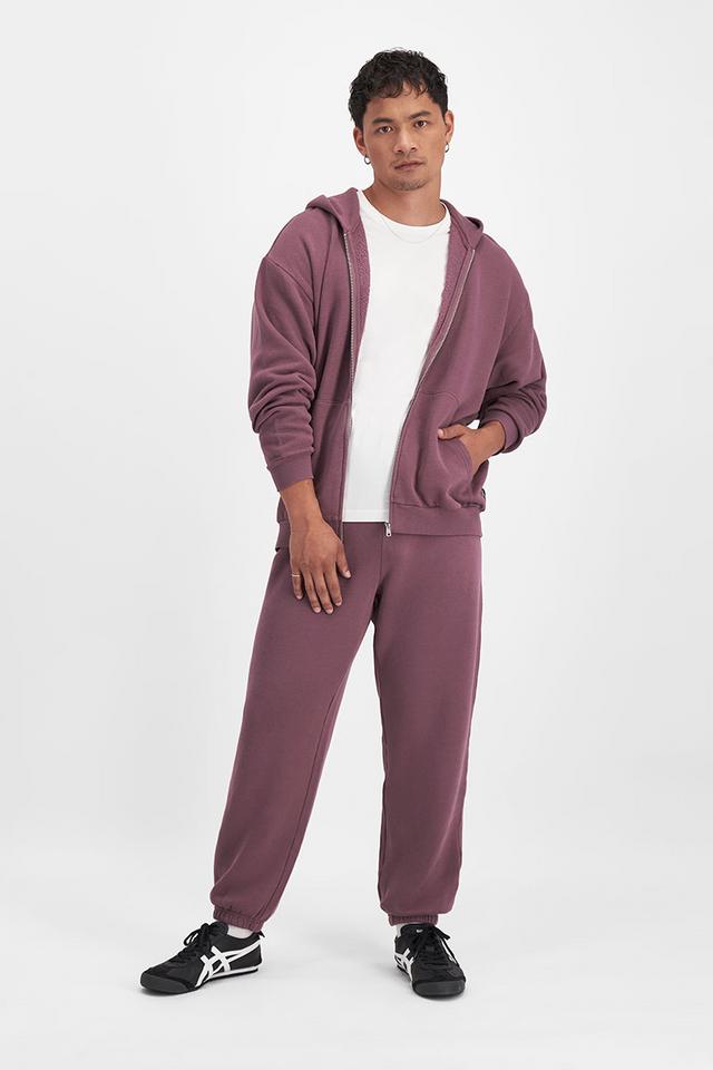 Carl-Michael (He/Him) wears size Medium and is 186cm tall with 97cm chest and 83cm waist