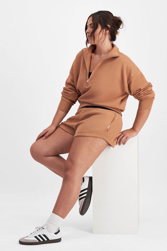 Bella (She/Her) wears size Large and is 173cm tall with 95cm chest and 77cm waist