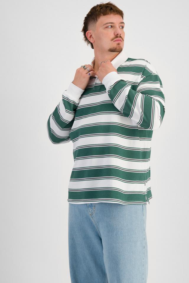 Jake (He/Him) wears size XL and is 195cm tall with 115cm chest and 106cm waist