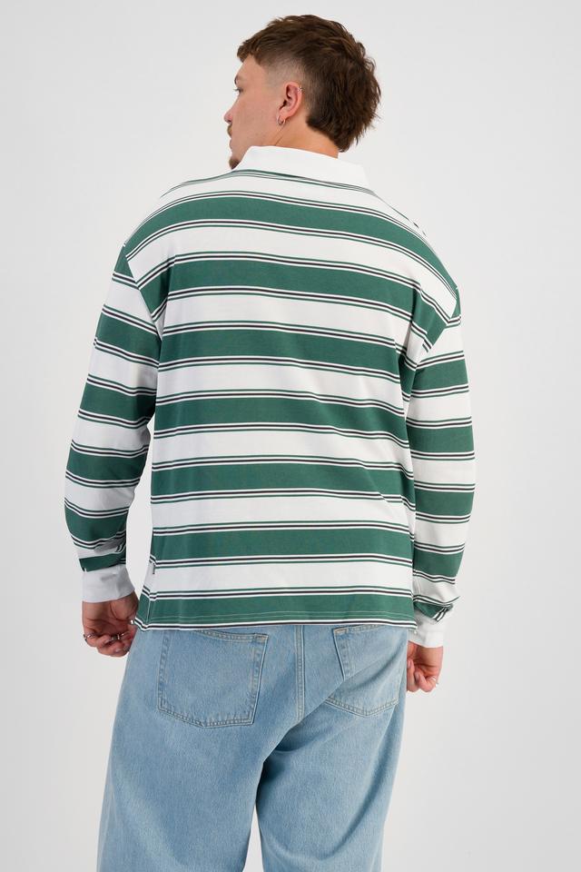 Jake (He/Him) wears size XL and is 195cm tall with 115cm chest and 106cm waist
