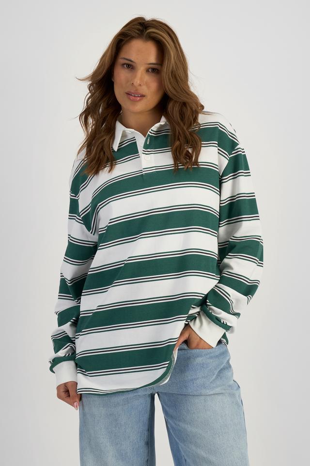 Melissa (She/Her) wears size S and is 169cm tall with 86cm chest and 66cm waist