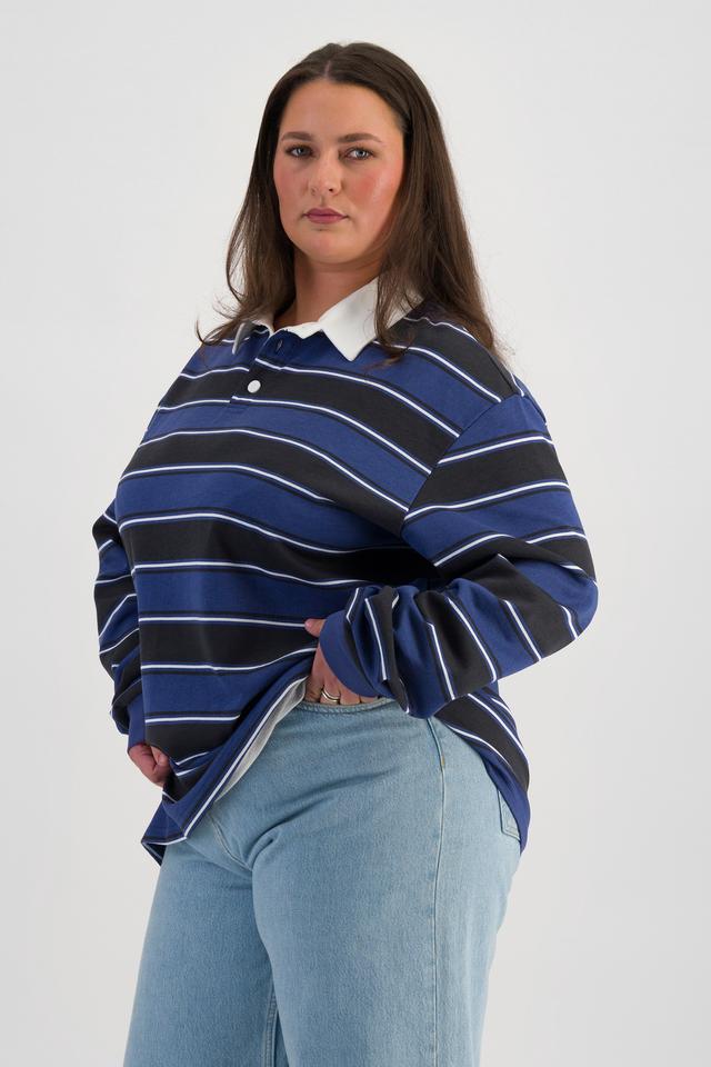 LANI (She/Her) wears size L and is 168cm tall with 115cm chest and 99cm waist