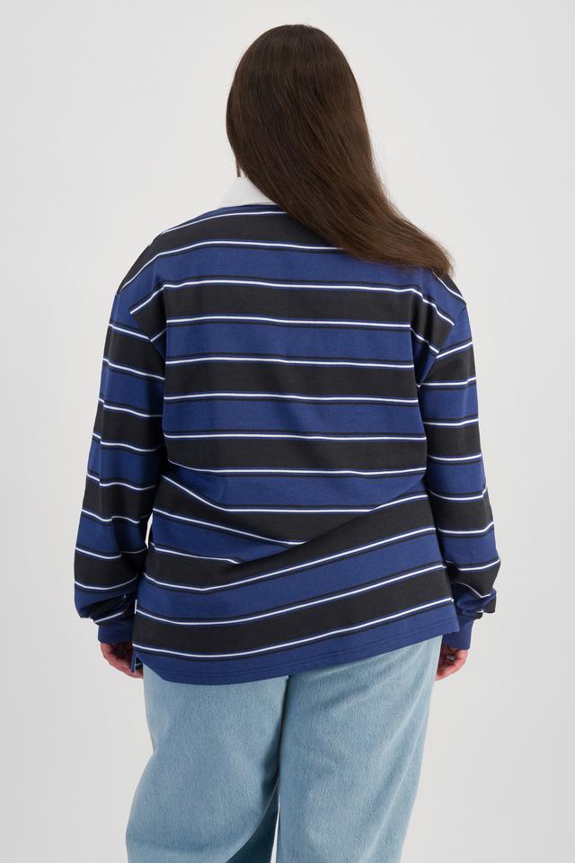 LANI (She/Her) wears size L and is 168cm tall with 115cm chest and 99cm waist