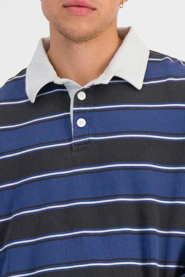 TOBIAS (He/Him) wears size M and is 187cm tall with 93cm chest and 78cm waist