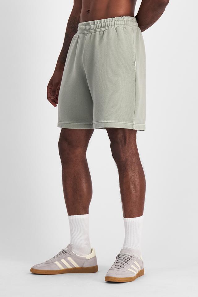 Paoulo (He/Him) wears size M and is 188cm tall with 98cm chest and 79cm waist
