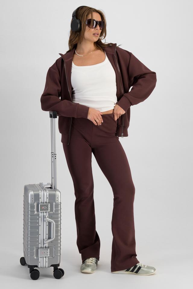 Melissa (She/Her) wears size S and is 169cm tall with 86cm chest and 66cm waist