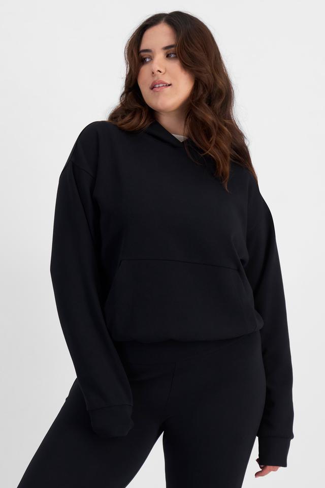 Bella (She/Her) wears size L and is 173cm tall with 95cm chest and 77cm waist