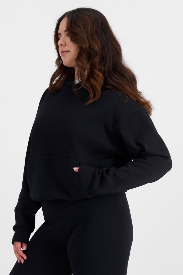 Bella (She/Her) wears size L and is 173cm tall with 95cm chest and 77cm waist