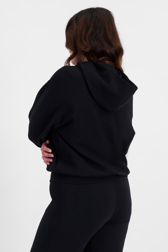 Bella (She/Her) wears size L and is 173cm tall with 95cm chest and 77cm waist
