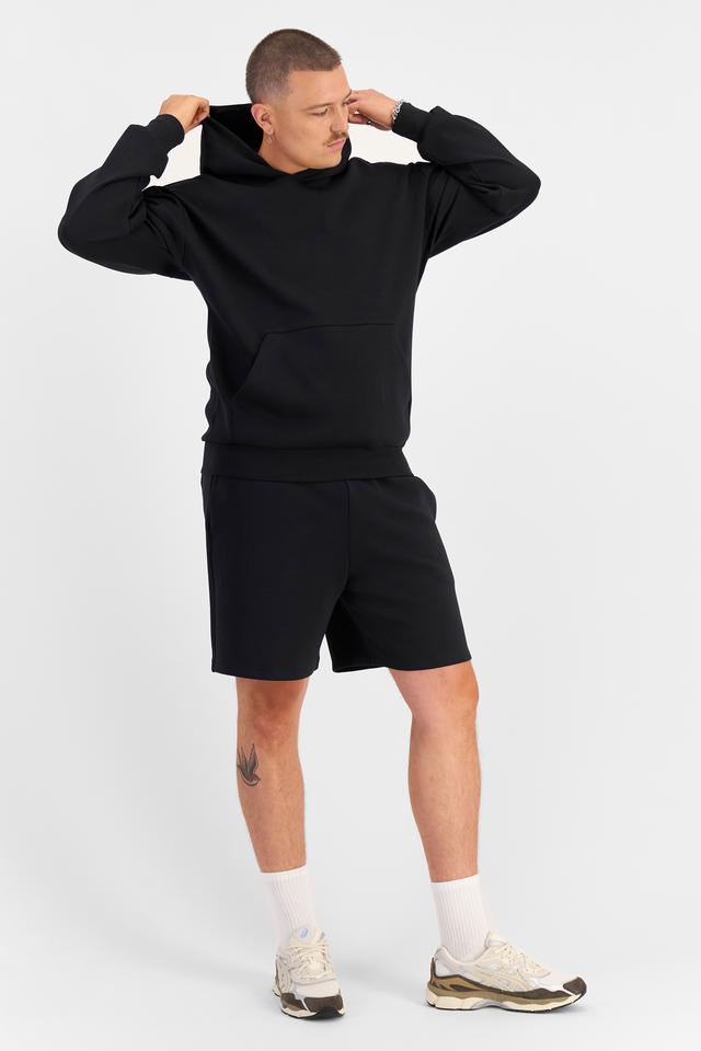 Jake (He/Him) wears size XL and is 195cm tall with 115cm chest and 106cm waist