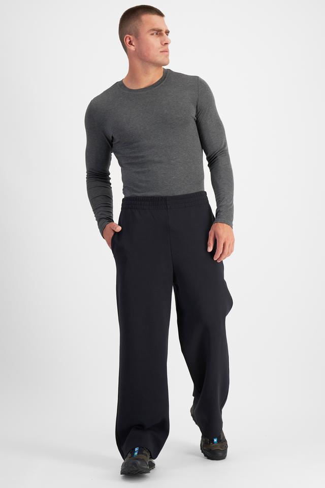 Charlie (He/Him) Wears Size M And Is 183cm Tall With 104cm Chest And 85cm Waist