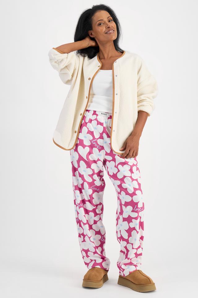 Senait (She/Her) wears size S and is 162cm tall with 79cm chest and 60cm waist