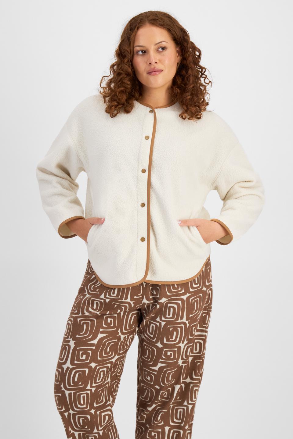 Cameron (She/Her) wears size L and is 179cm tall with 91cm chest and 74cm waist