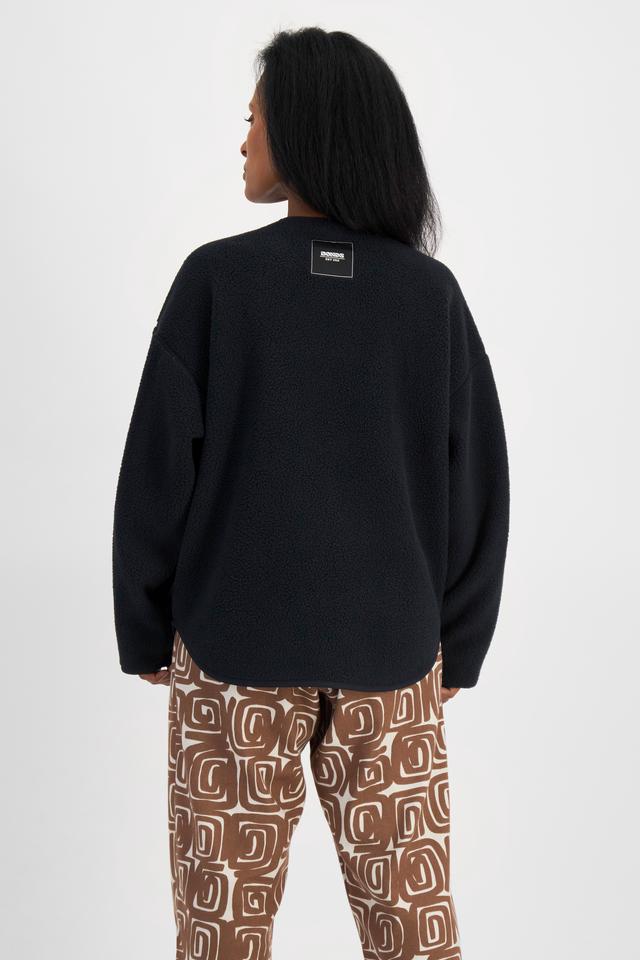 Senait (She/Her) wears size S and is 162cm tall with 79cm chest and 60cm waist