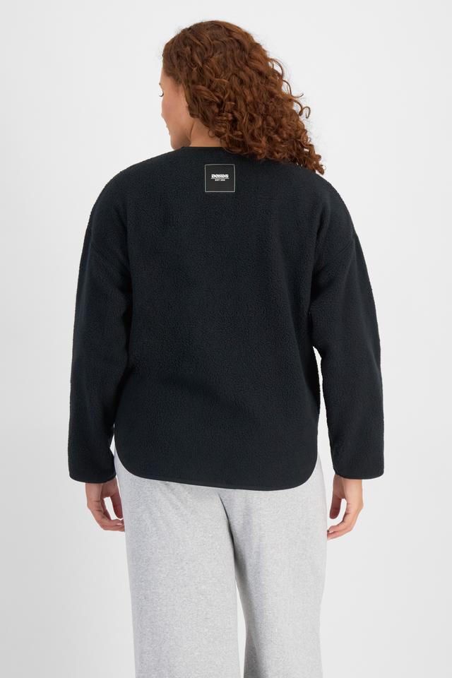 Cameron (She/Her) wears size L and is 179cm tall with 91cm chest and 74cm waist