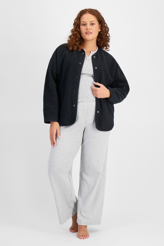 Cameron (She/Her) wears size L and is 179cm tall with 91cm chest and 74cm waist