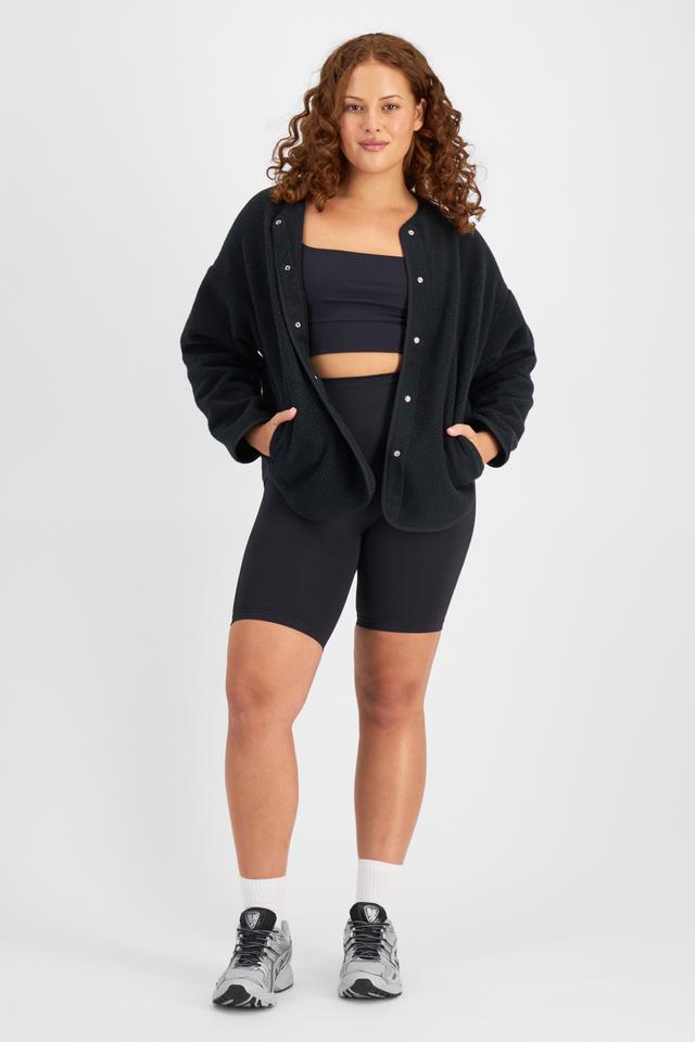 Cameron (She/Her) wears size L and is 179cm tall with 91cm chest and 74cm waist