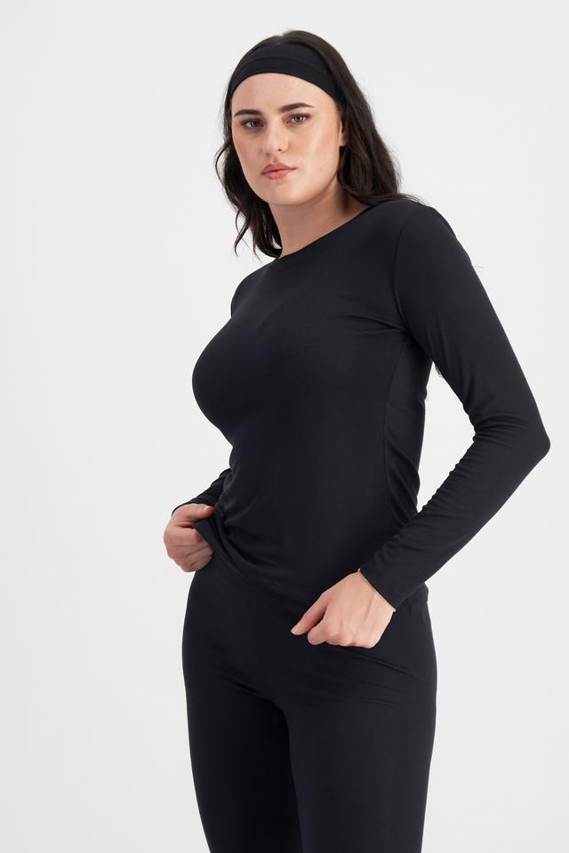 Jacqleen (She/Her) wears size L and is 183cm tall with 93cm chest and 73cm waist
