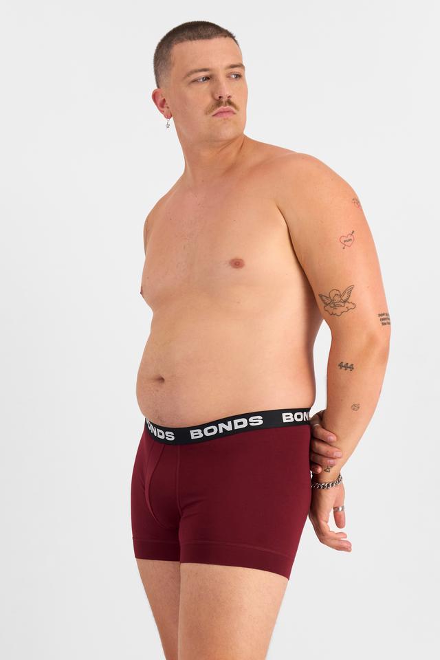 Jake (He/Him) wears size XL and is 195cm tall with 115.57cm chest and 106.68cm waist