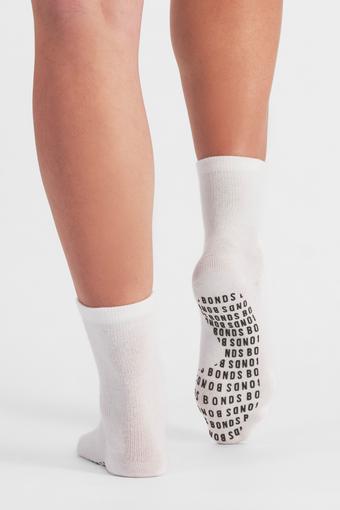 Womens Grip Half Crew Socks 2 Pack (White /Black)