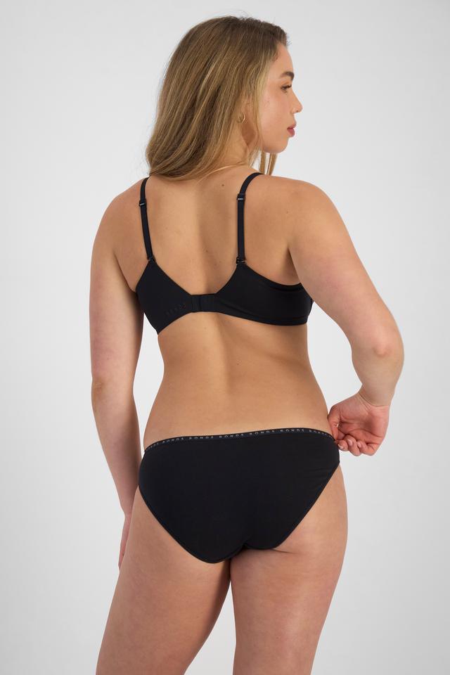 Sienna (She/Her) wears size 10 and is 164cm tall with cm chest and 71cm waist
