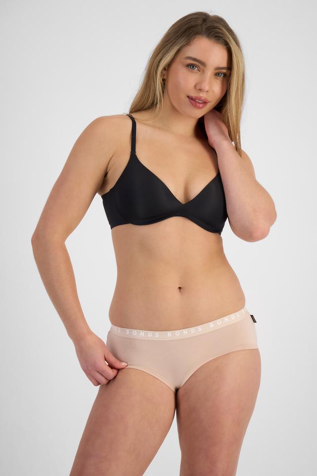 Sienna (She/Her) wears size 10 and is 164cm tall with cm chest and 71cm waist