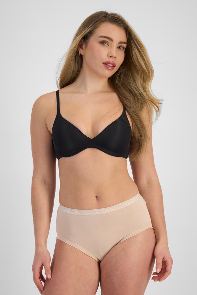 Sienna (She/Her) wears size 10 and is 164cm tall with cm chest and 71cm waist