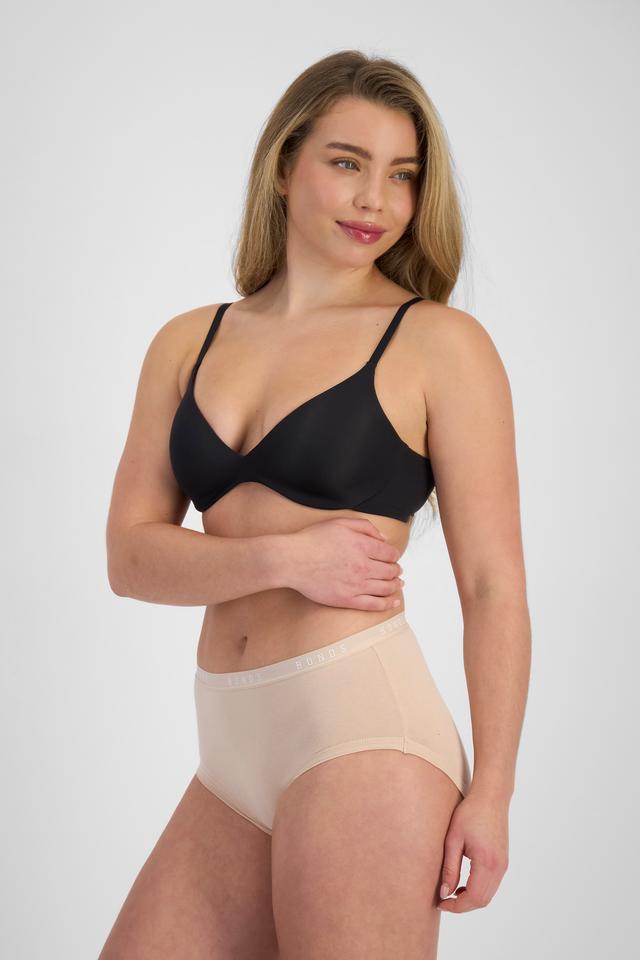 Sienna (She/Her) wears size 10 and is 164cm tall with cm chest and 71cm waist