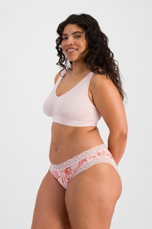 Laura (She/Her) wears size 14 and is 165cm tall with 94cm chest and 76cm waist