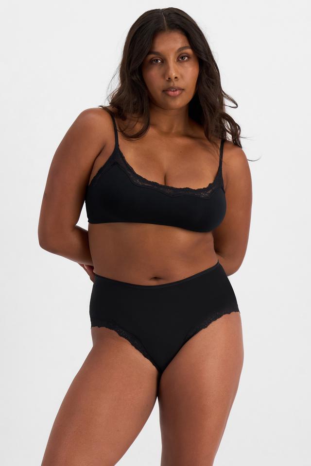 Camryn (She/Her) wears size 10 and is 106cm tall with 95cm chest and 74cm waist