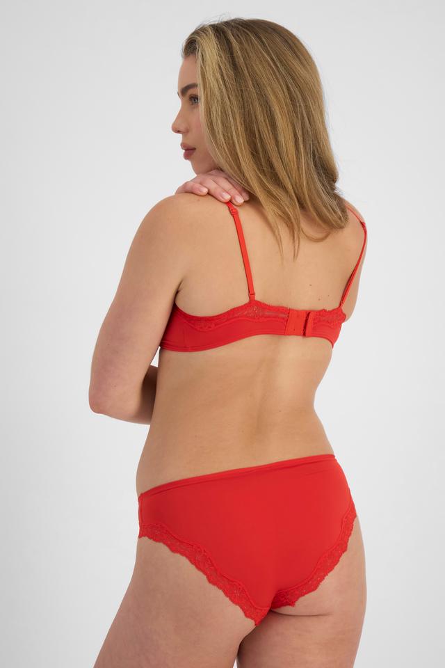 Sienna (She/Her) wears size 10 and is 164cm tall with cm chest and 71cm waist