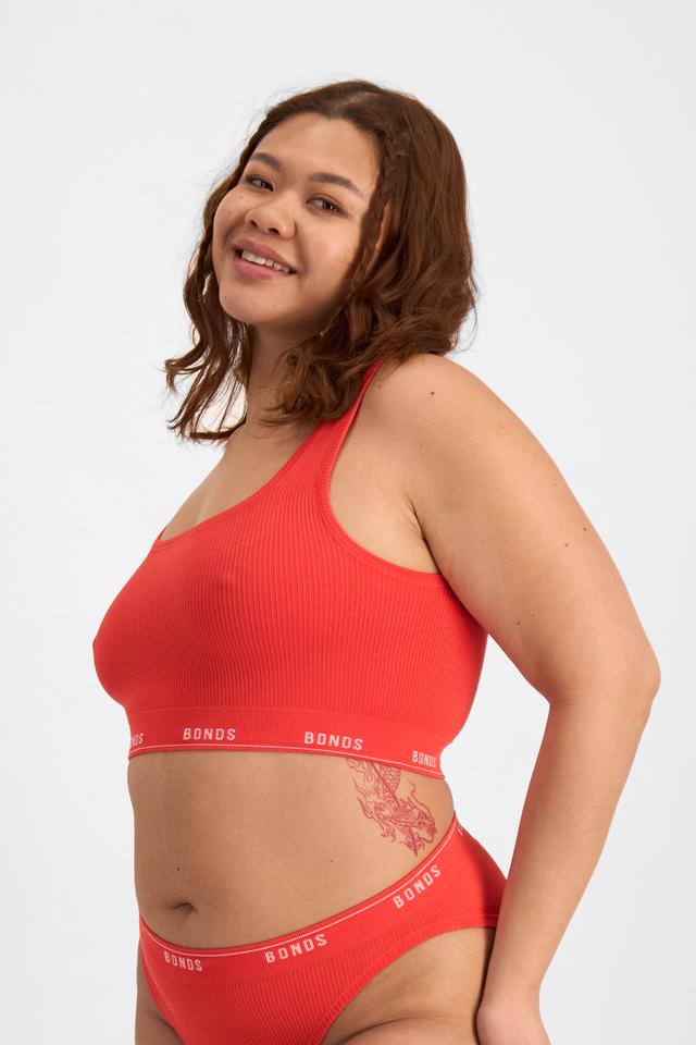 Chika (She/Her) wears size 14 and is 167cm tall with 102cm chest and 84cm waist