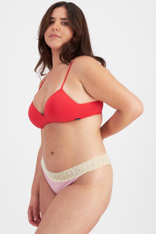 Bella (She/Her) wears size 14 and is 173cm tall with 95cm chest and 77cm waist