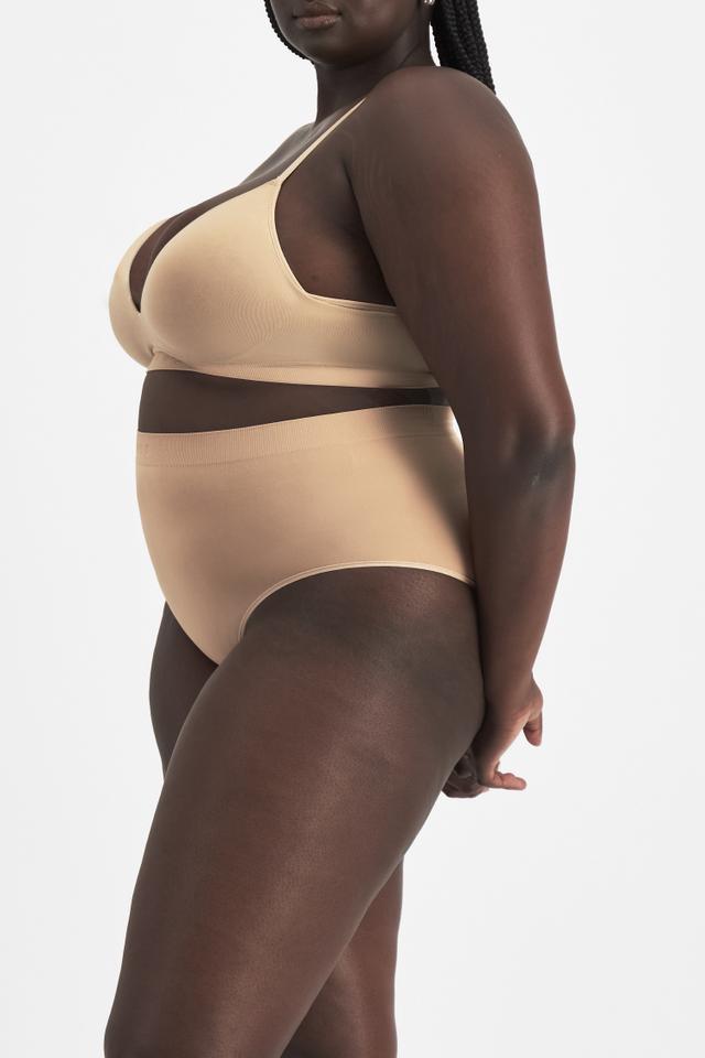 Bases Seamless Full Brief