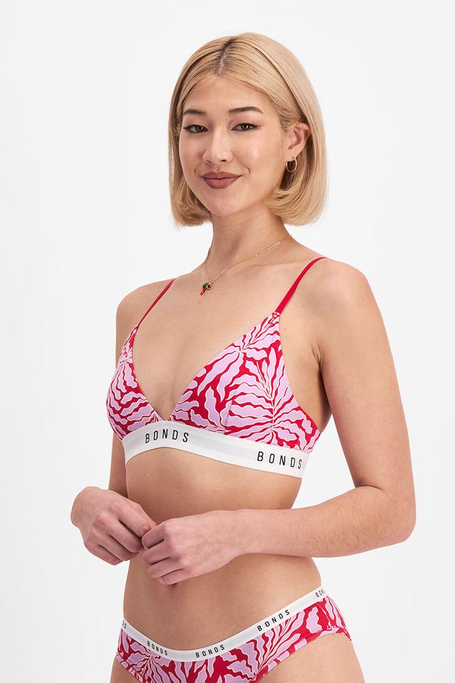 Rhiannan (She/Her) wears size 10 and is 175cm