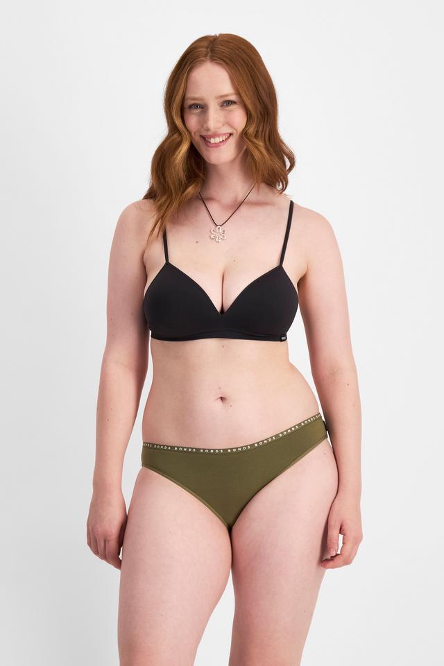 Martine (She/Her) wears size 14 and is 175cm tall with 82cm chest and 76cm waist