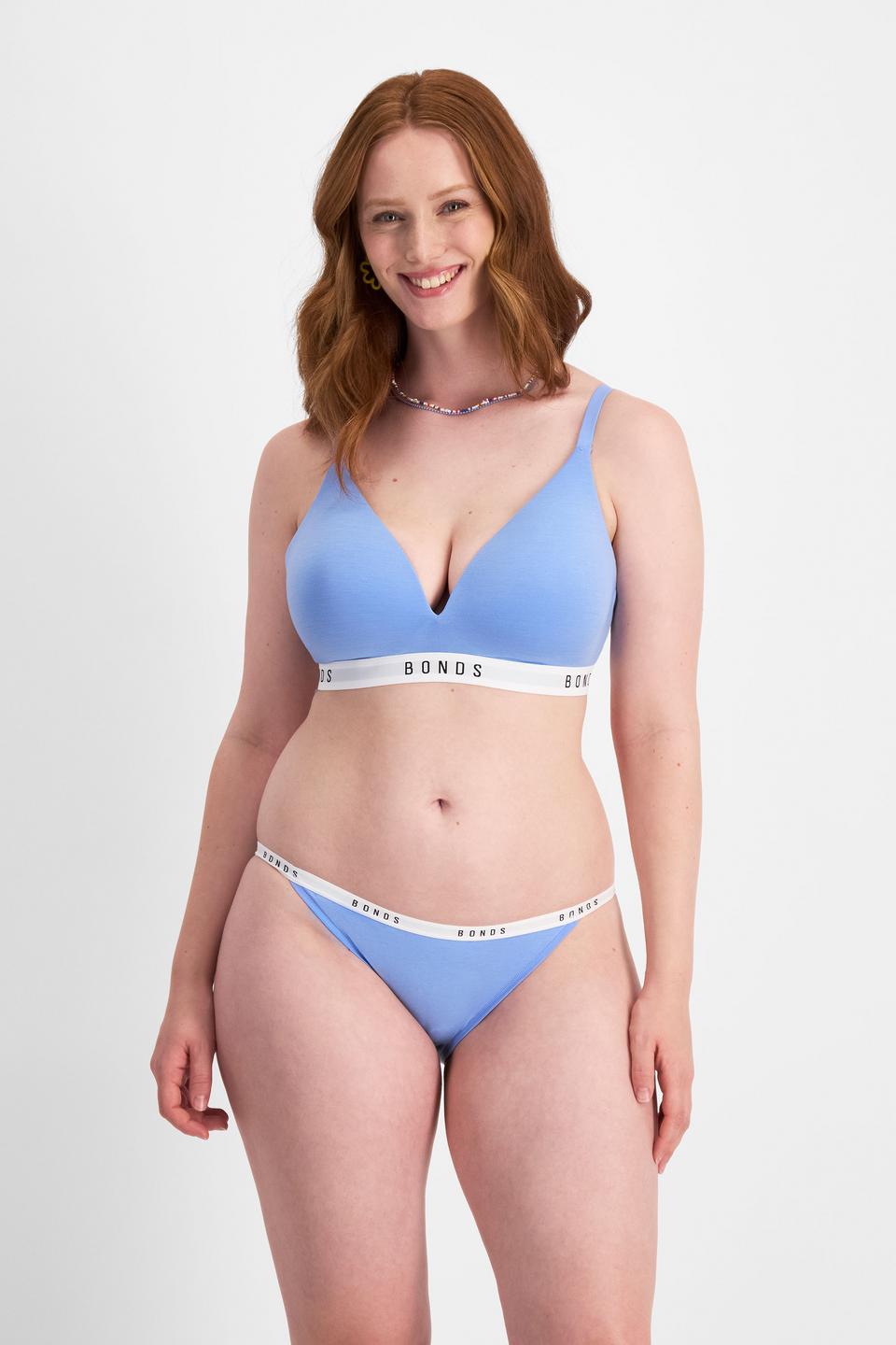 Martine (She/Her) wears size 14 and is 175cm tall with 82cm chest and 76cm waist