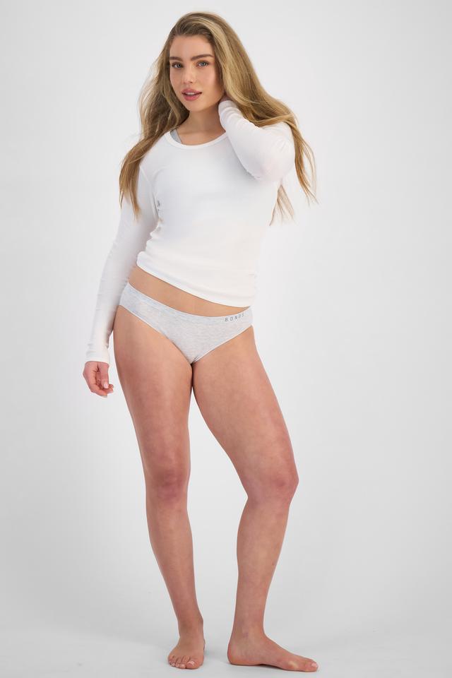Sienna (She/Her) wears size 10 and is 164cm tall with cm chest and 71cm waist